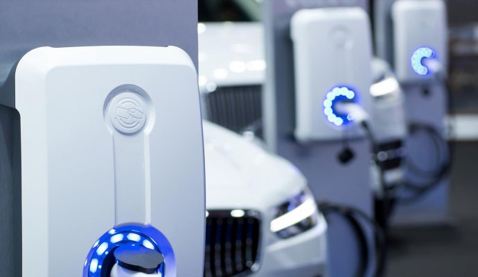 德國(guó)大陸集團(tuán)電動(dòng)汽車無(wú)線充電方案（無(wú)線充電）