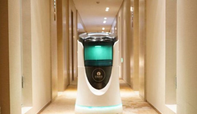 為什么風(fēng)靡全球的酒店服務(wù)機(jī)器人如此受歡迎（二）（無(wú)線充電）