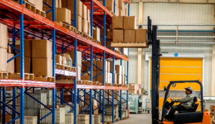 機器人引領信息化智能服務（無線充電）