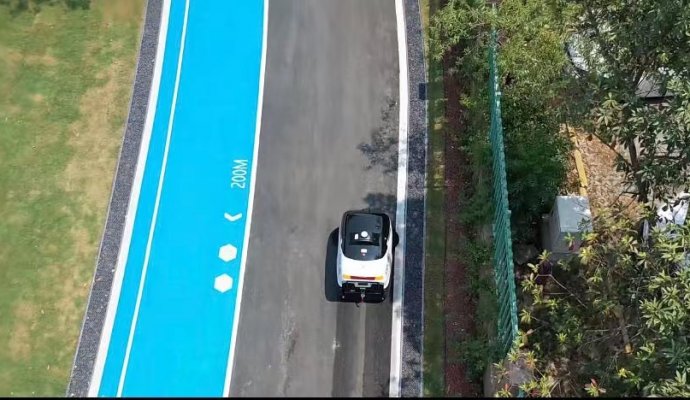 無(wú)人駕駛清掃車有哪些優(yōu)勢(shì)？（無(wú)線充電）