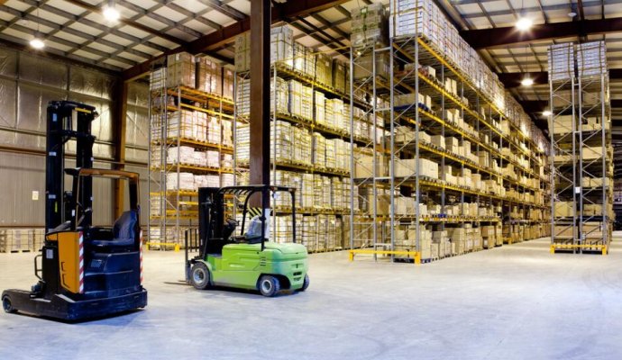 無人物流運輸AGV解決方案（無線充電）