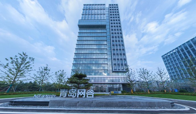 打破充電桎梏，魯渝能源為機(jī)器人注入無(wú)限動(dòng)力（無(wú)線充電）