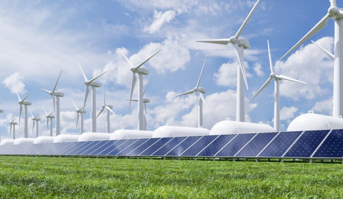 光伏板自動清洗機器人充電方式及無線充電器優(yōu)勢解析